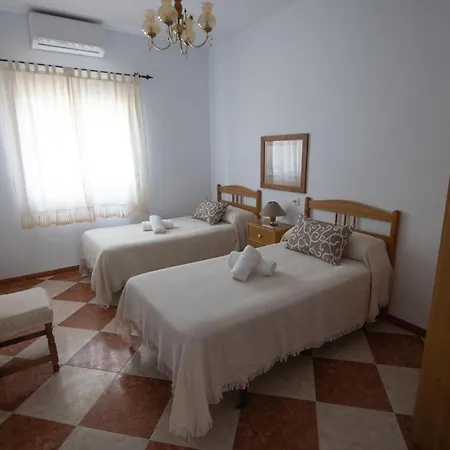 מלון El Arriero Torrejón el Rubio